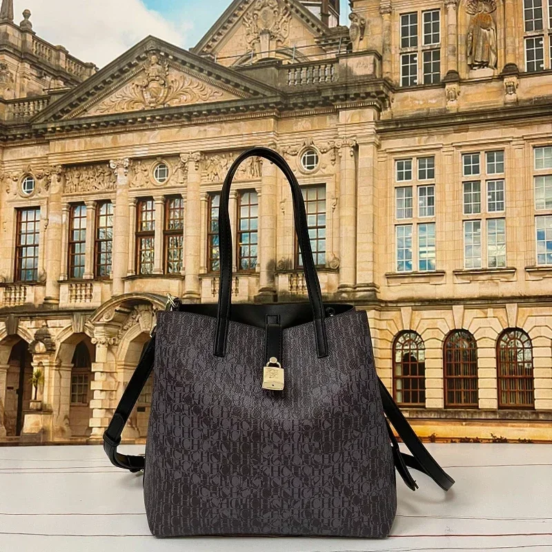 100% Genuine Cowhide 2024 New Women's Large Capacity Metal Buckle Single Shoulder Diagonal Fashion CHCH HCHC Handbag Cc Gg Sac
100% Genuine Cowhide 2024 New Women's Large Capacity Metal Buckle Single Shoulder Diagonal Fashion CHCH HCHC Handbag Cc Gg Sac