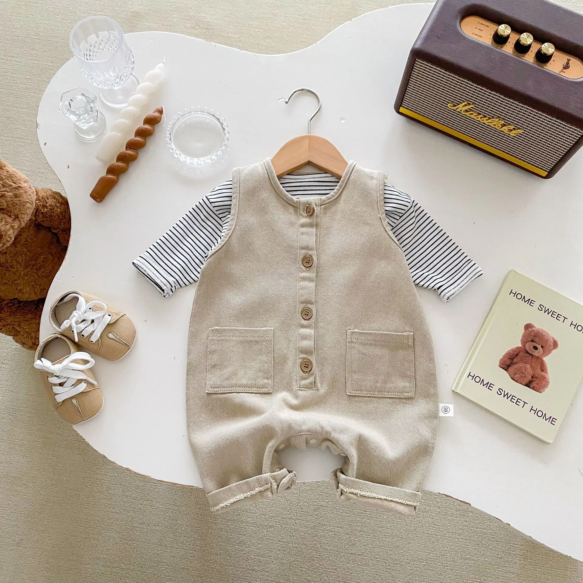 Ins Summer 2024 Baby Boys Overalls Cotton Solid Sleeveless Pocket Simple Infant Boys Rompers Versatile Newborn Boys Bodysuit
Ins Summer 2024 Baby Boys Overalls Cotton Solid Sleeveless Pocket Simple Infant Boys Rompers Versatile Newborn Boys Bodysuit