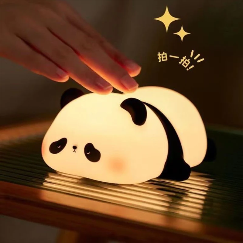 Светодиодная Ночная лампа в виде панды, милый мультяшный Ночной светильник в виде животного для детской кроватки, спальни, гостиной, декоративные рождественские игрушки, подарок
Светодиодная Ночная лампа в виде панды, милый мультяшный Ночной светильник в виде животного для детской кроватки, спальни, гостиной, декоративные рождественские игрушки, подарок
