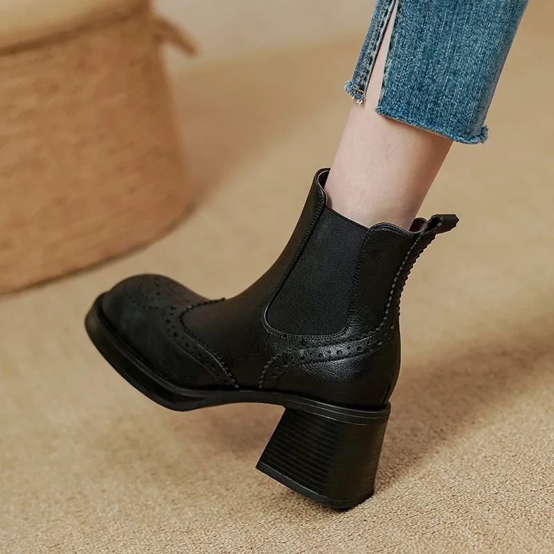 Slip On Women Chelsea Boots Retro Stylel Women Ankle Boots Autumn Winter Cowhide Ladies Warm Shoes Thick Heel Brogue Shoes
Slip On Women Chelsea Boots Retro Stylel Women Ankle Boots Autumn Winter Cowhide Ladies Warm Shoes Thick Heel Brogue Shoes