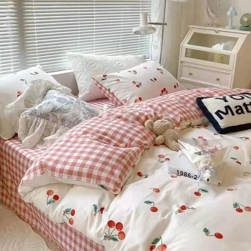 Korean Style Bedding Set Cream Cherry Cute Twin Queen Size Duvet Cover Flat Bed Sheet Pillowcase Polyester Boys Girls Bed Linen
Korean Style Bedding Set Cream Cherry Cute Twin Queen Size Duvet Cover Flat Bed Sheet Pillowcase Polyester Boys Girls Bed Linen