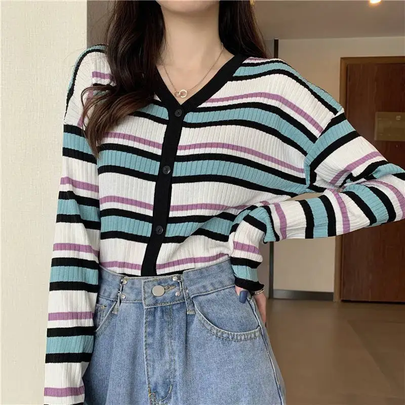 Retro Contrast Color Striped V-neck Cardigan Long Sleeve Top Knitted Women Autumn Korean Fashion Loose All-match Women's Sweater
Retro Contrast Color Striped V-neck Cardigan Long Sleeve Top Knitted Women Autumn Korean Fashion Loose All-match Women's Sweater