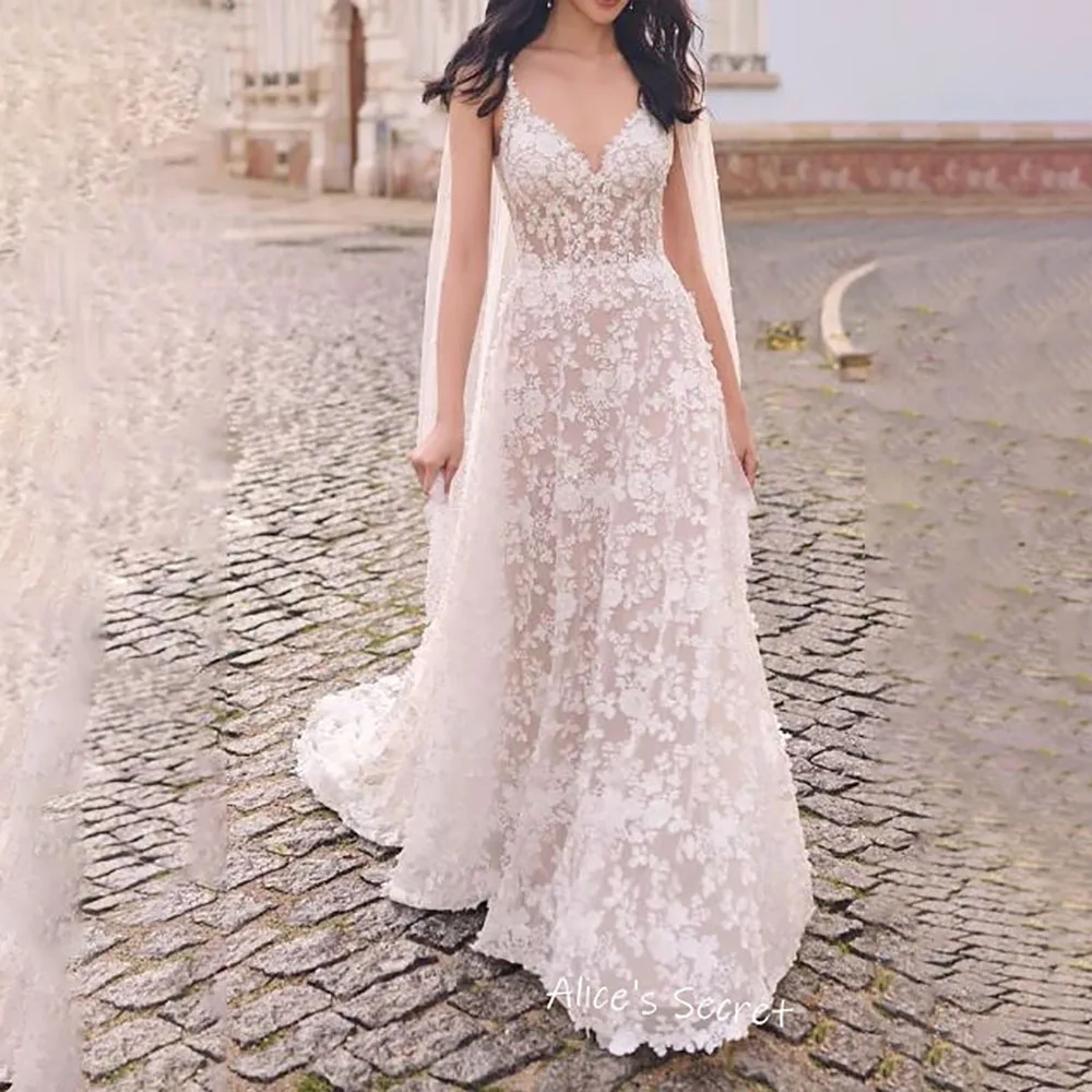 ТРАПЕЦИЕВИДНОЕ романтическое свадебное платье на бретельках с V-образным вырезом, Прозрачная Кружевная аппликация, в пол, со шлейфом
ТРАПЕЦИЕВИДНОЕ романтическое свадебное платье на бретельках с V-образным вырезом, Прозрачная Кружевная аппликация, в пол, со шлейфом