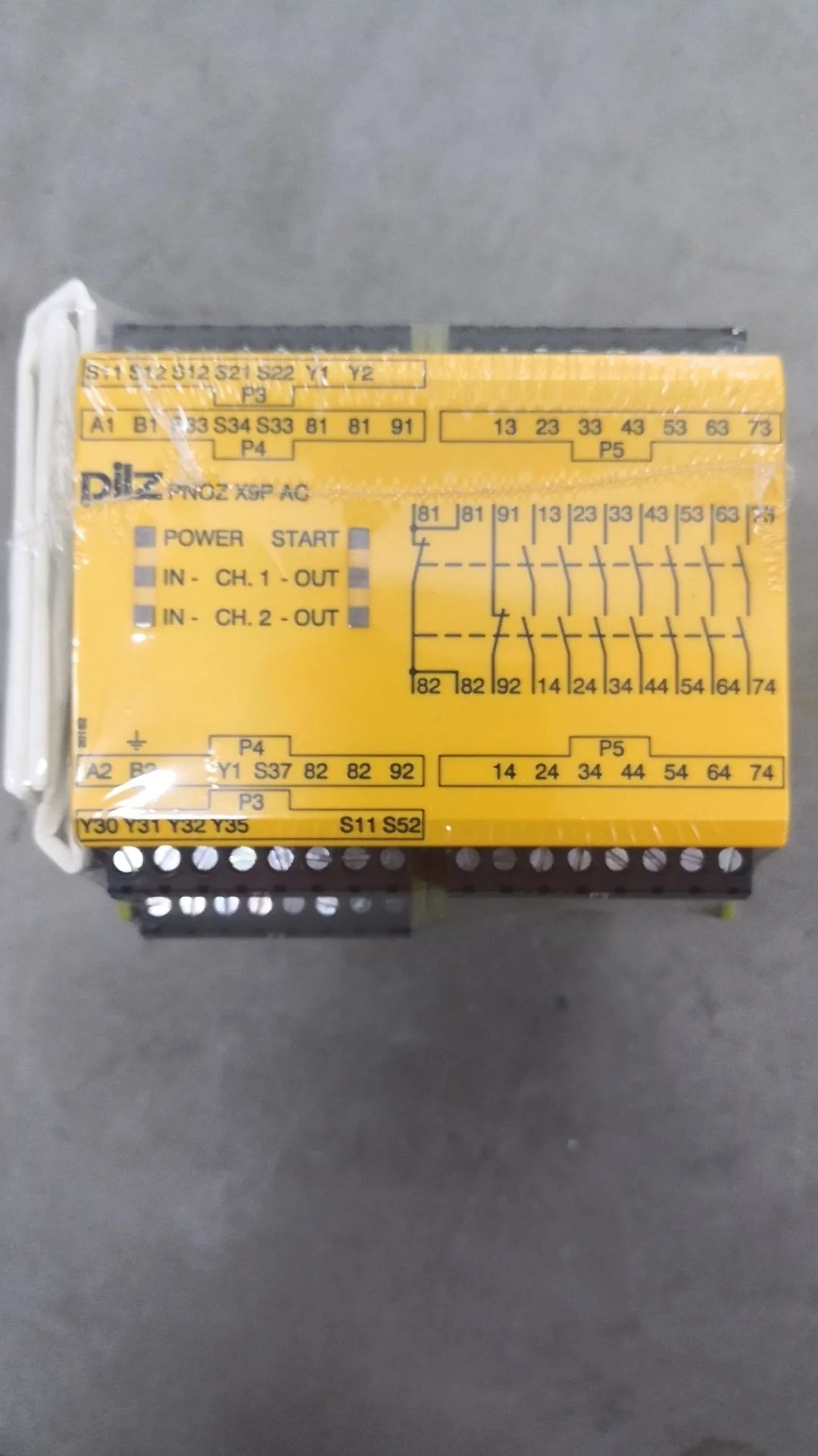 Немецкий импортный Pilz предохранитель безопасности PNOZ X9P AC 777606 24-240VACDC.
Немецкий импортный Pilz предохранитель безопасности PNOZ X9P AC 777606 24-240VACDC.