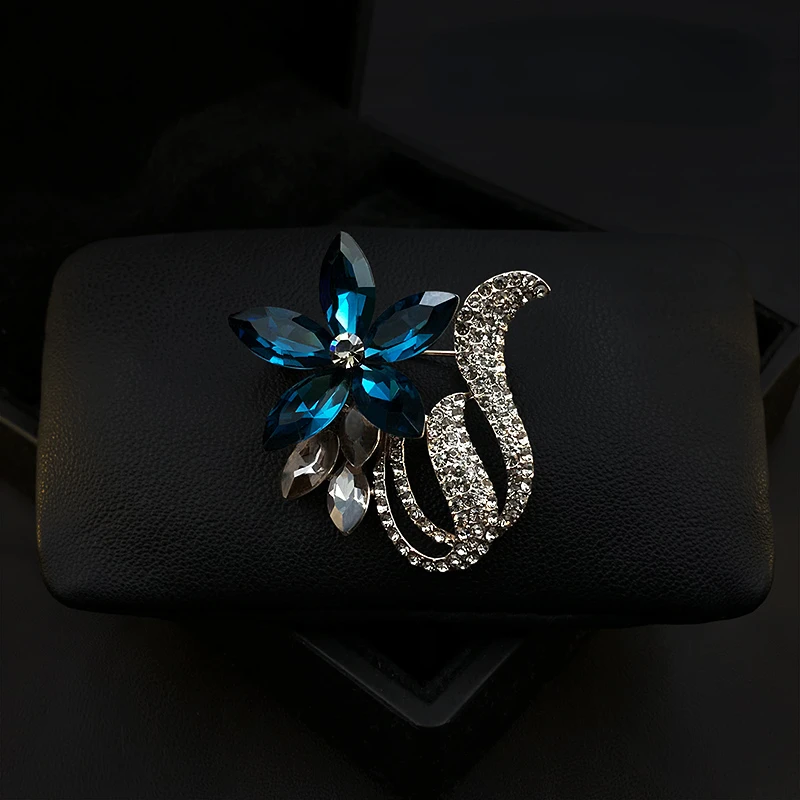 Elegant Vintage Court Style Dinner Party Dress Flower Brooch High-End Women Coat Corsage Suit Pin Accessories Rhinestone Jewelry
Elegant Vintage Court Style Dinner Party Dress Flower Brooch High-End Women Coat Corsage Suit Pin Accessories Rhinestone Jewelry
