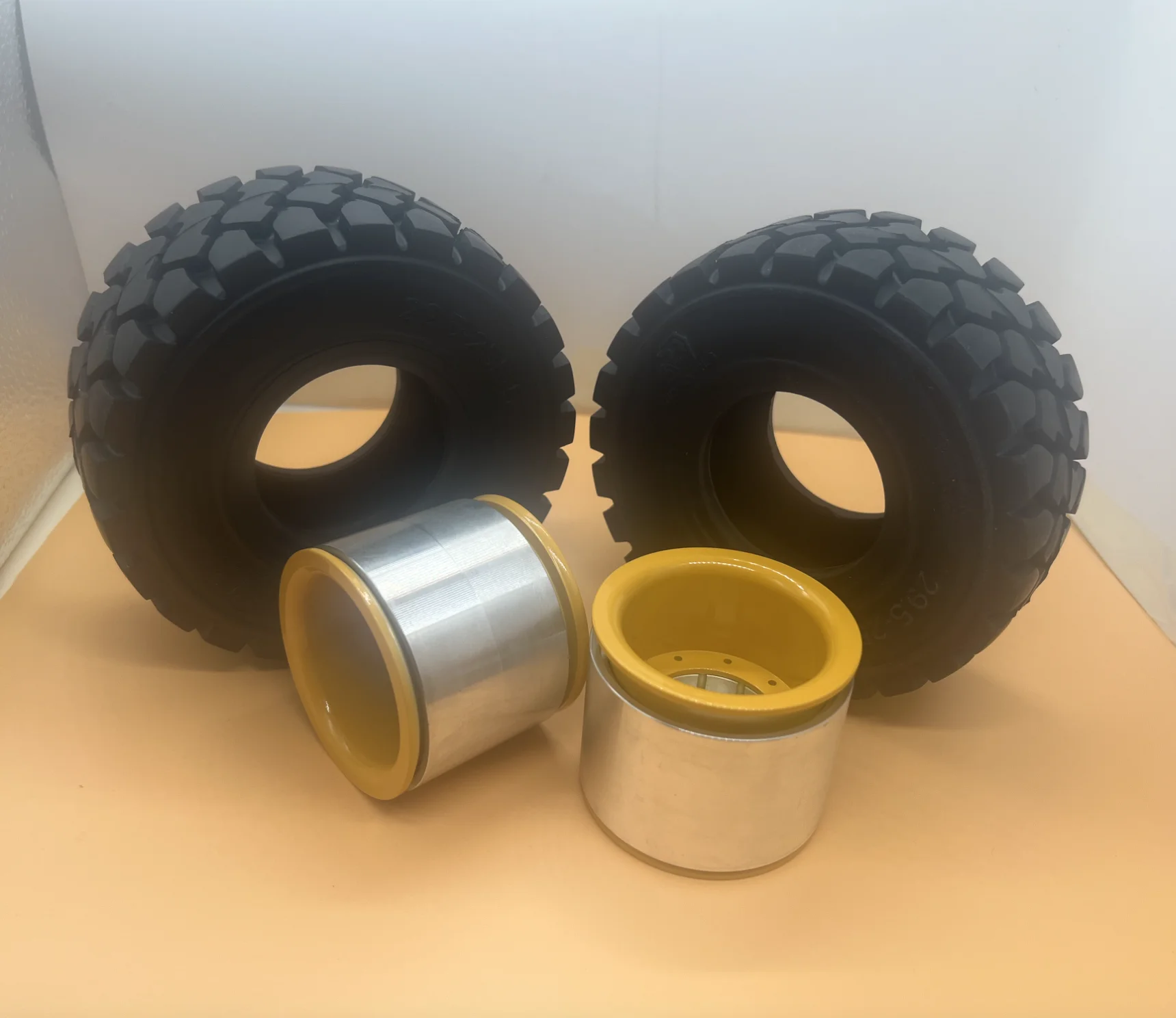 JDM Forklift Engineering Vehicle Tire 137mml Loader Model For Lesu Tamiya KABOLITE
JDM Forklift Engineering Vehicle Tire 137mml Loader Model For Lesu Tamiya KABOLITE