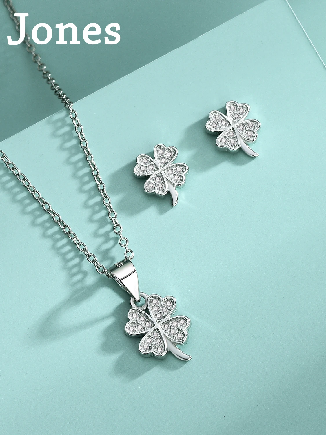 S925 Sterling Silver Four-leaf Clover Necklace Female Two-piece Set Of Earrings Collarbone Chain Lucky Grass Simple Fashion
S925 Sterling Silver Four-leaf Clover Necklace Female Two-piece Set Of Earrings Collarbone Chain Lucky Grass Simple Fashion