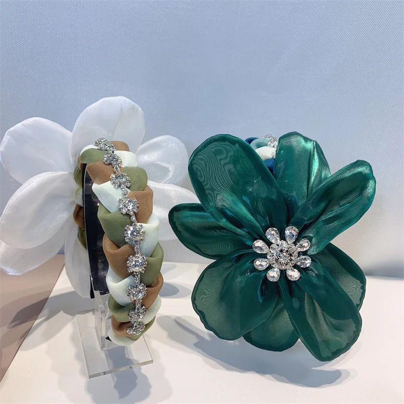 Роскошные оригинальные дизайнерские большие цветочные повязки для волос из органзы, износостойкие сетчатые бриллианты, головные уборы, женские уличные украшения для волос
Роскошные оригинальные дизайнерские большие цветочные повязки для волос из органзы, износостойкие сетчатые бриллианты, головные уборы, женские уличные украшения для волос