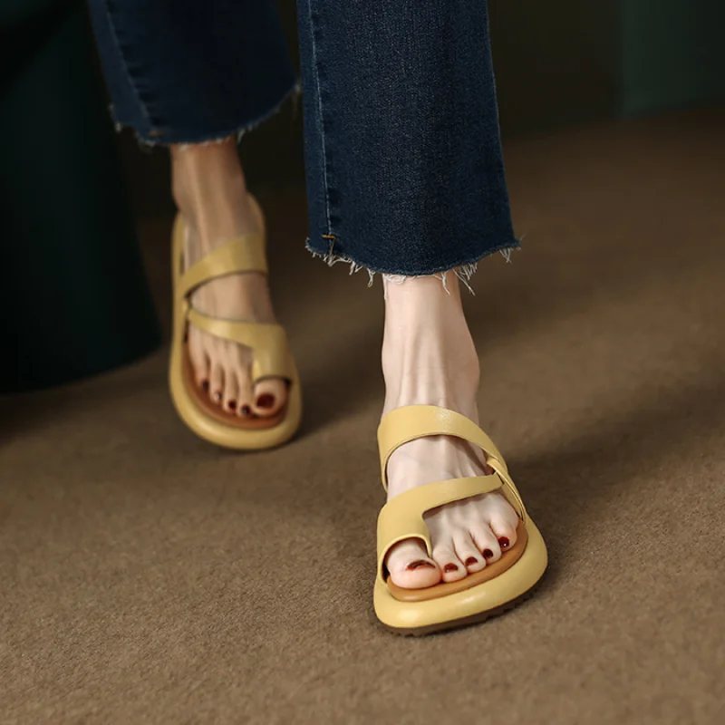 

Women Leather Sandals Round Toe Platform Flat Slides Thong Concise Slippers Summer Ladies Shoes Mircrofiber Quality Woman Shoes