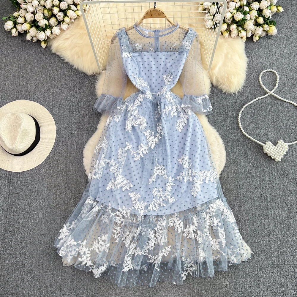 Summer Senior Sense of Retro Short-sleeved Round Neck Polka Dot Mesh Embroidery Waist Thin a Word Ruffle Dress
Summer Senior Sense of Retro Short-sleeved Round Neck Polka Dot Mesh Embroidery Waist Thin a Word Ruffle Dress