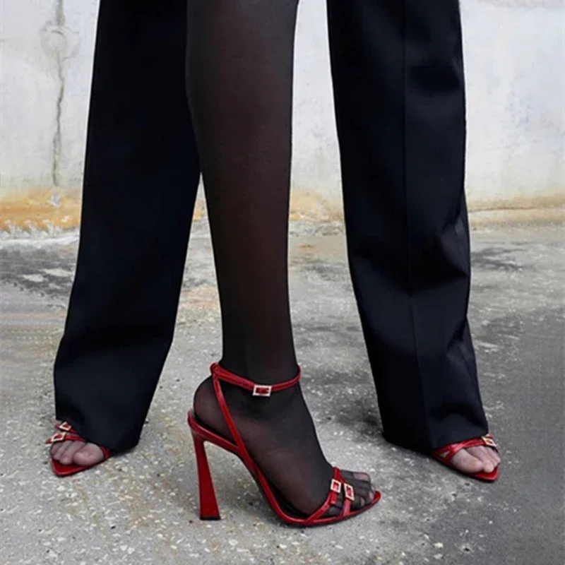 2024Summer European and American New Pointed High Heels with Water Diamond Buckle Stiletto High Heels Sexy Sandals
2024Summer European and American New Pointed High Heels with Water Diamond Buckle Stiletto High Heels Sexy Sandals