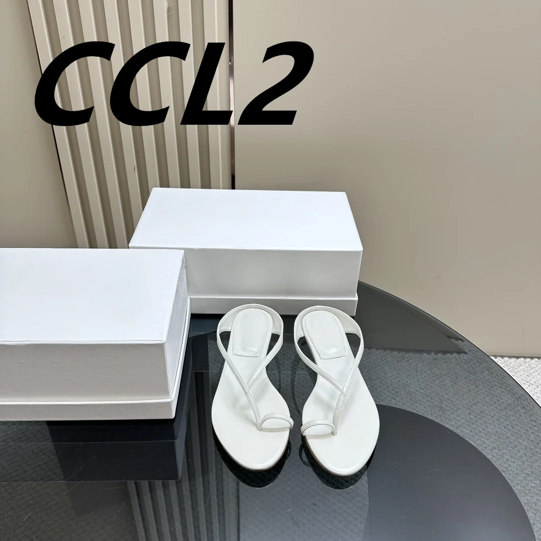 24 years spring and summer fashion new slippers, ladies slippers, cowhide upper, leather outsole, size35-40
24 years spring and summer fashion new slippers, ladies slippers, cowhide upper, leather outsole, size35-40