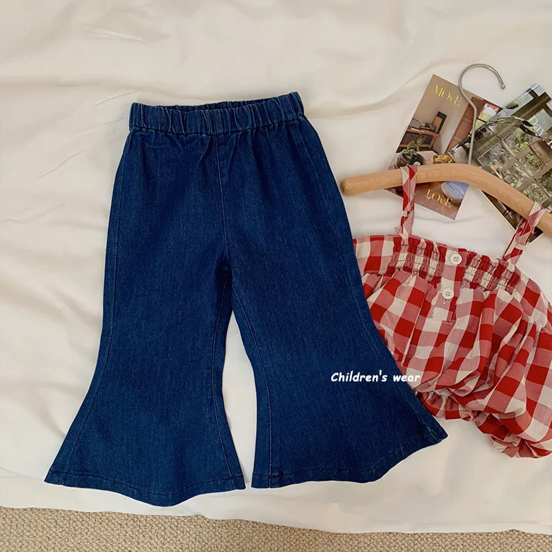 Summer Girls' suit 2023 new children's wear fashion Girl's checked suspender top+cotton denim 8-point flare pants two-piece set
Summer Girls' suit 2023 new children's wear fashion Girl's checked suspender top+cotton denim 8-point flare pants two-piece set