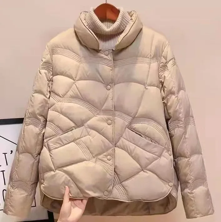 2024 White Duck Down Jacket for Women's Winter Coat Single Breasted Standing Neck Loose and Warm F188
2024 White Duck Down Jacket for Women's Winter Coat Single Breasted Standing Neck Loose and Warm F188