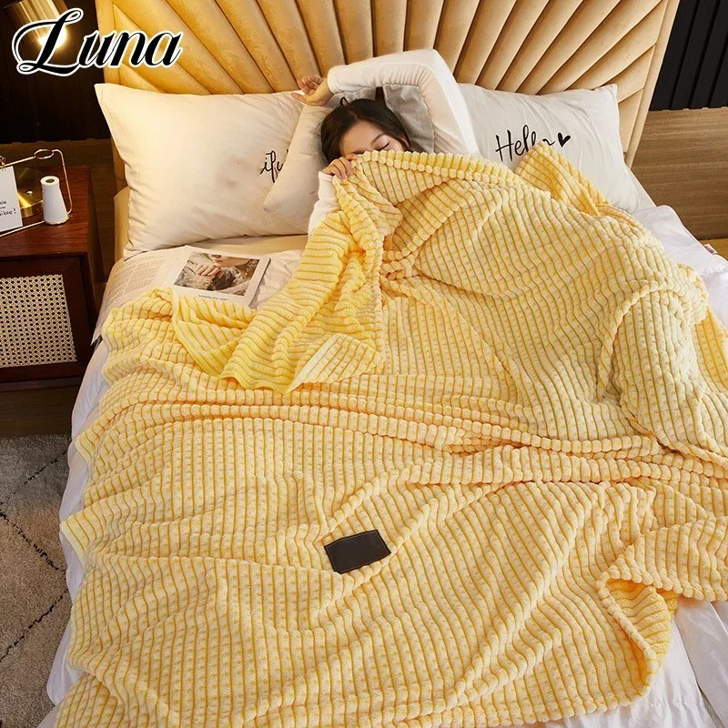 

Winter Warm Plaid Plush Blanket Bedroom Thin Coral Fleece Blankets for Beds Portable Office Nap Cobertor Soft Sofa Throw Blanket