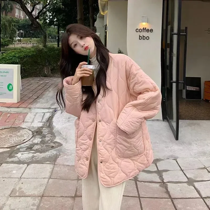 Vintage Patchwork Faux Lambswool Cotton Jacket Winter Coat for Women Korean Streetwear Warm Loose Diamond Parkas Outwear Female
Vintage Patchwork Faux Lambswool Cotton Jacket Winter Coat for Women Korean Streetwear Warm Loose Diamond Parkas Outwear Female