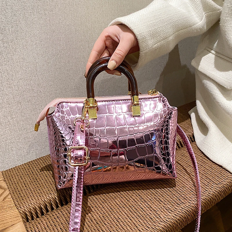Trendy Designer Patent Leather Shoulder Crossbody Bags Women Handbags and Purses 2023 New Ladies Messenger Bags High Quality
Trendy Designer Patent Leather Shoulder Crossbody Bags Women Handbags and Purses 2023 New Ladies Messenger Bags High Quality