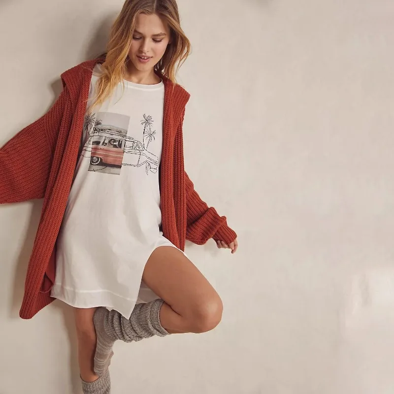 Футболка женская, с разрезом, 2022, летняя, с принтом машин и кокосов
Футболка женская, с разрезом, 2022, летняя, с принтом машин и кокосов