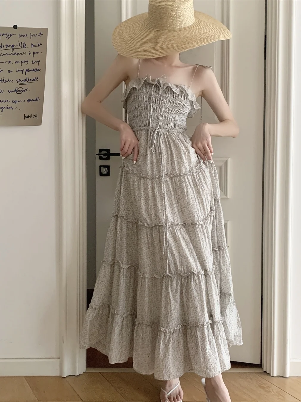 2023 Summer 5.8m Material Consumption French Fragmented Flower Large Swing Suspended Dress Women's Long Dress
2023 Summer 5.8m Material Consumption French Fragmented Flower Large Swing Suspended Dress Women's Long Dress