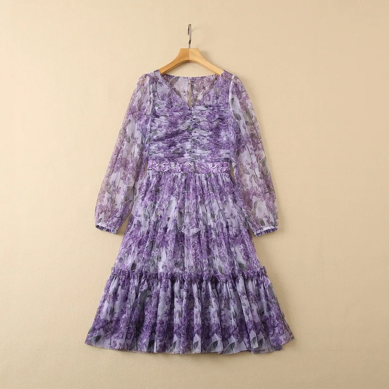 European and American women's wear autumn 2022 new styles Long sleeve V-neck purple floral print Fashion gauze pleated dress
European and American women's wear autumn 2022 new styles Long sleeve V-neck purple floral print Fashion gauze pleated dress