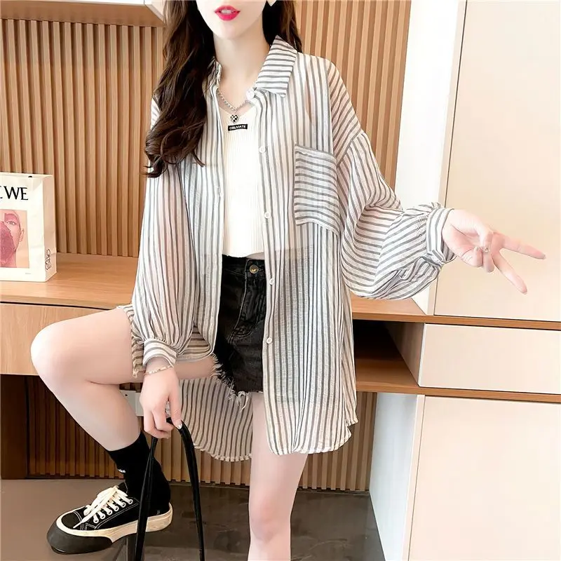 2024 Striped Summer Women Top Blouses Buttons Striped Printed Long Sleeve Shirts Casual Tunic Streetwear Blusas Sunscree R24
2024 Striped Summer Women Top Blouses Buttons Striped Printed Long Sleeve Shirts Casual Tunic Streetwear Blusas Sunscree R24