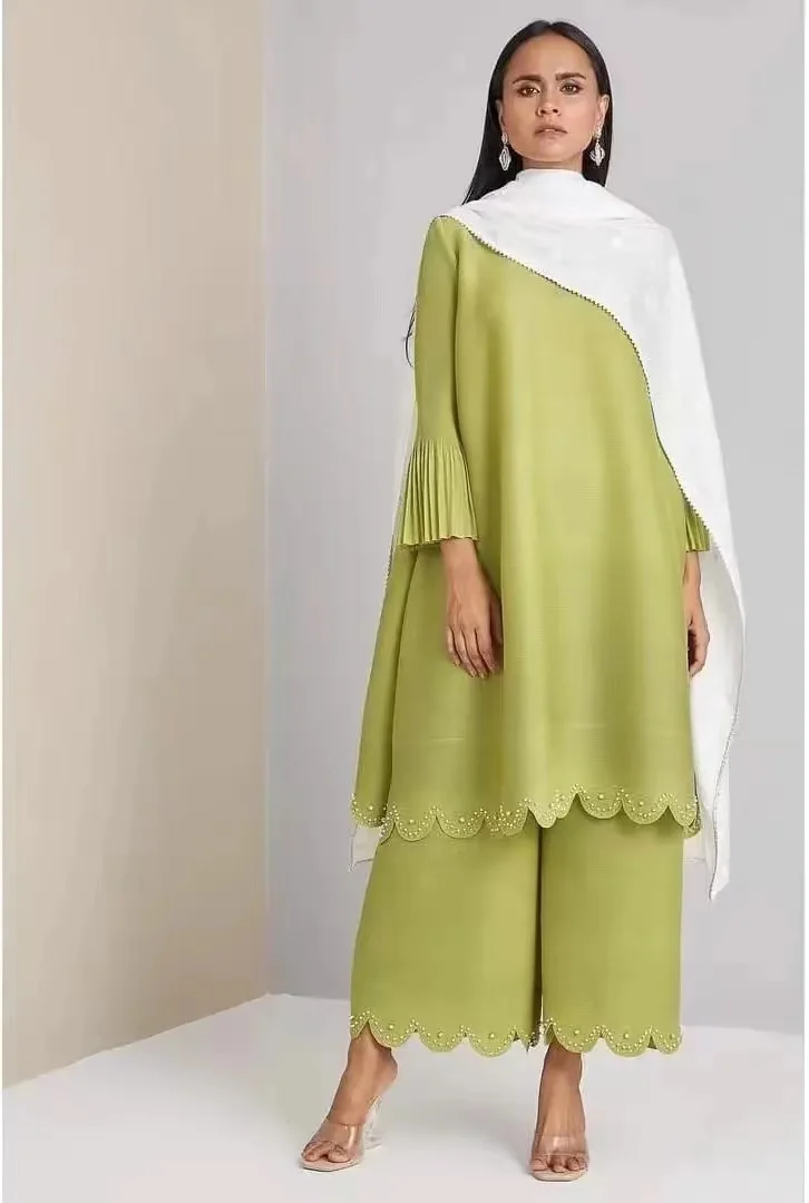Miyake Pleated Summer High-end Ladies Two-piece Loose Round Neck Long Sleeve Spiked Beaded Top+versatile Wide-leg Pants Hot New
Miyake Pleated Summer High-end Ladies Two-piece Loose Round Neck Long Sleeve Spiked Beaded Top+versatile Wide-leg Pants Hot New