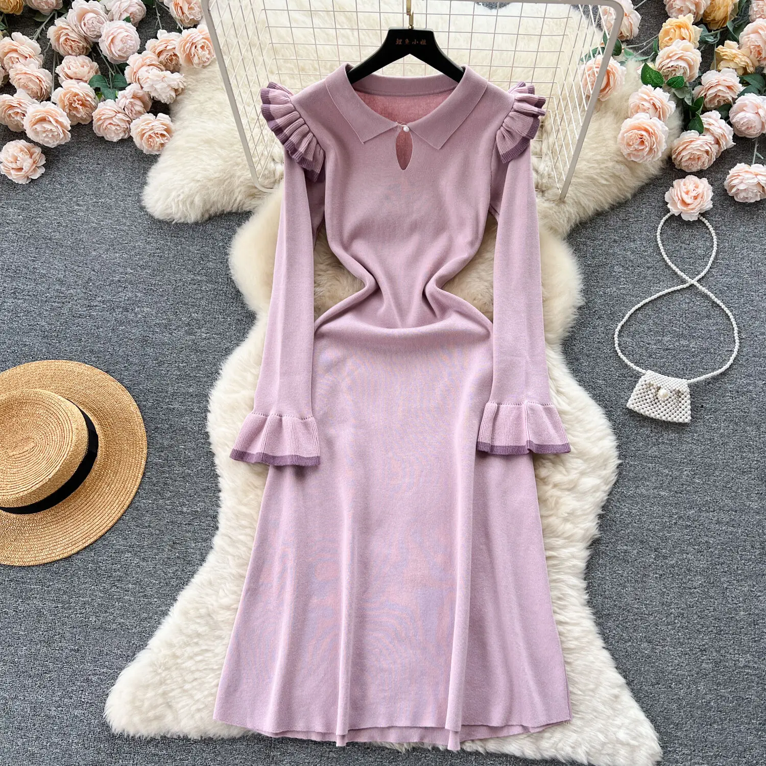 Fashion pleated stitching body lapel knit long sleeved elegant women's Korean fashion vest autumn buttocks packaging dress
Fashion pleated stitching body lapel knit long sleeved elegant women's Korean fashion vest autumn buttocks packaging dress