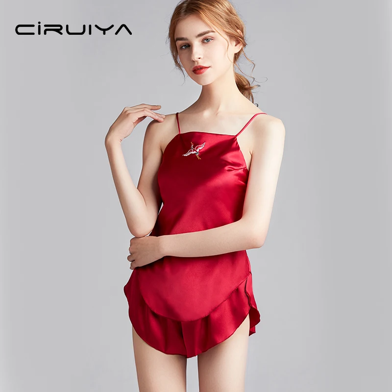 CIRUIYA Sexy Silk Camisole Pajamas Set Silky Women Satin Spaghetti Strap Sleepwear Suit Two Piece Embroidery Home Clothes 2022
CIRUIYA Sexy Silk Camisole Pajamas Set Silky Women Satin Spaghetti Strap Sleepwear Suit Two Piece Embroidery Home Clothes 2022