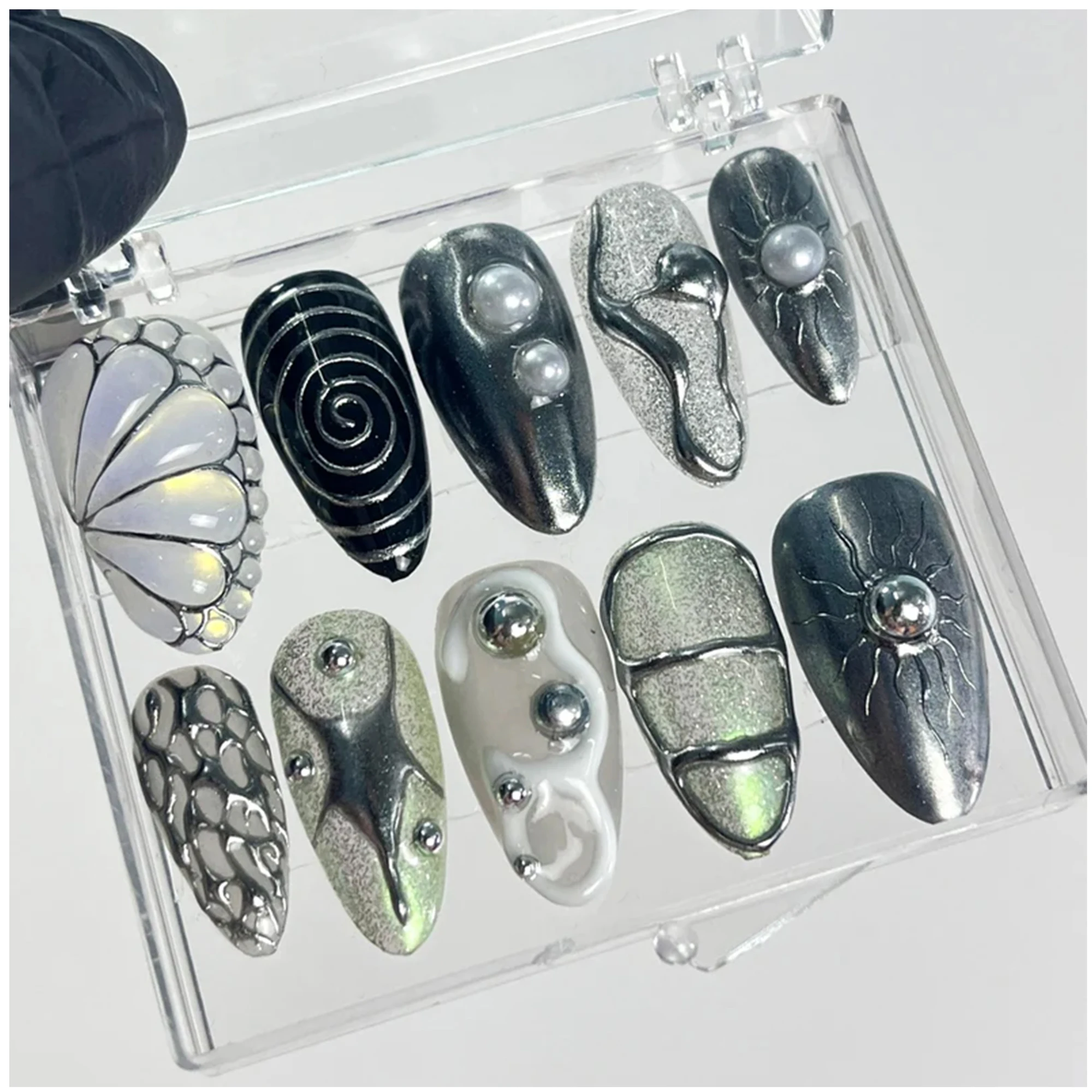 Free Style With Silver Metallic Crystal Long Stiletto Press On Nails, Handpainted Fake Nail, Chrome Nail, Custom Fake/False Nail
Free Style With Silver Metallic Crystal Long Stiletto Press On Nails, Handpainted Fake Nail, Chrome Nail, Custom Fake/False Nail