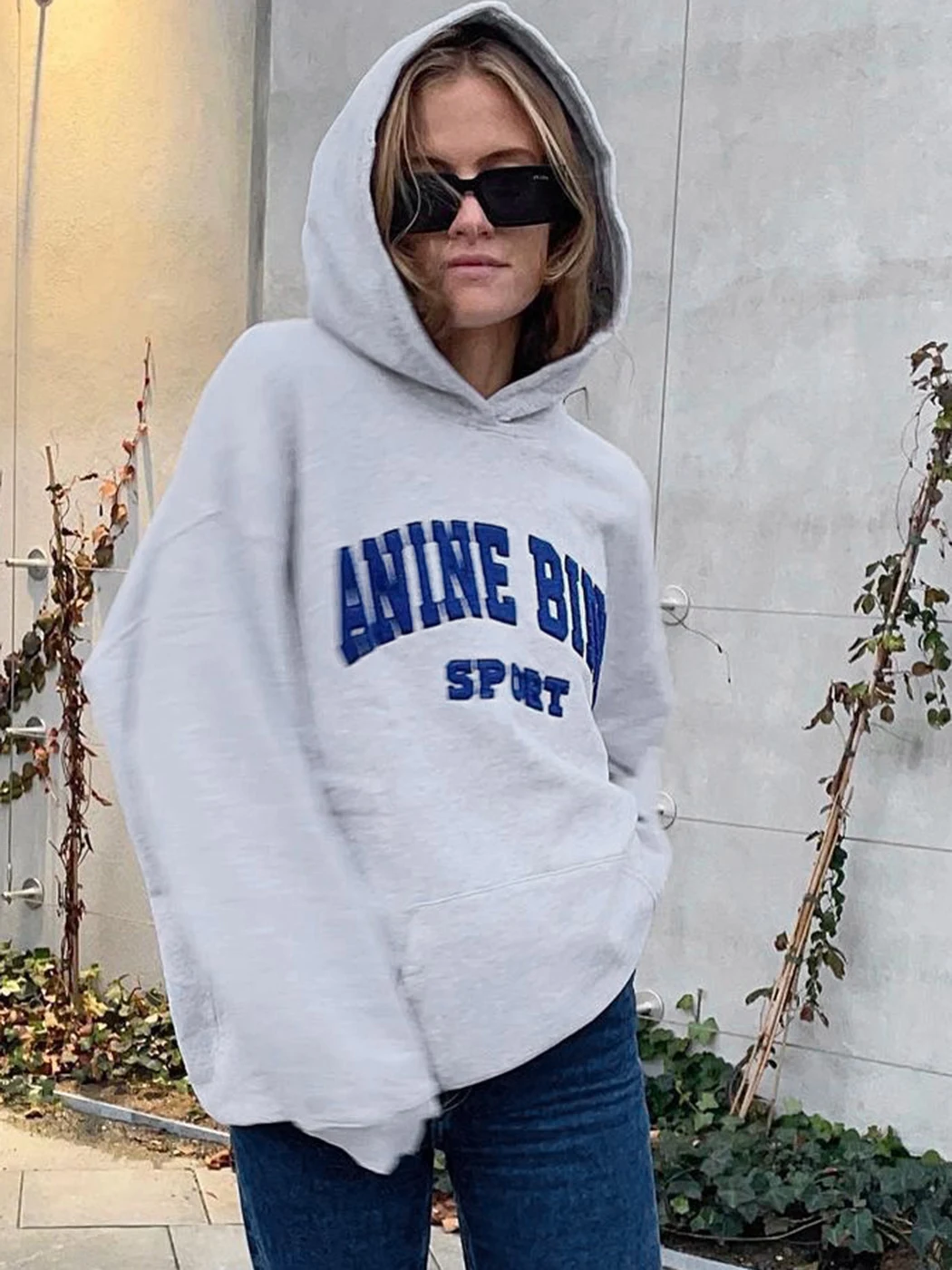 Velvet Letter Sweatshirt Hoodies Women 2023 Autumn Winter Clothing Fashion Pullovers Tops Female Chic Loose Hooded Sweatshirts
Velvet Letter Sweatshirt Hoodies Women 2023 Autumn Winter Clothing Fashion Pullovers Tops Female Chic Loose Hooded Sweatshirts