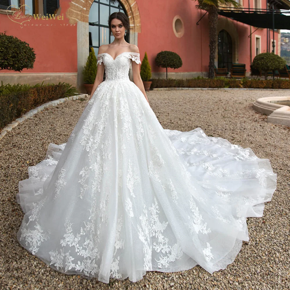 Платье Свадебное ТРАПЕЦИЕВИДНОЕ с открытыми плечами и шлейфом
Платье Свадебное ТРАПЕЦИЕВИДНОЕ с открытыми плечами и шлейфом