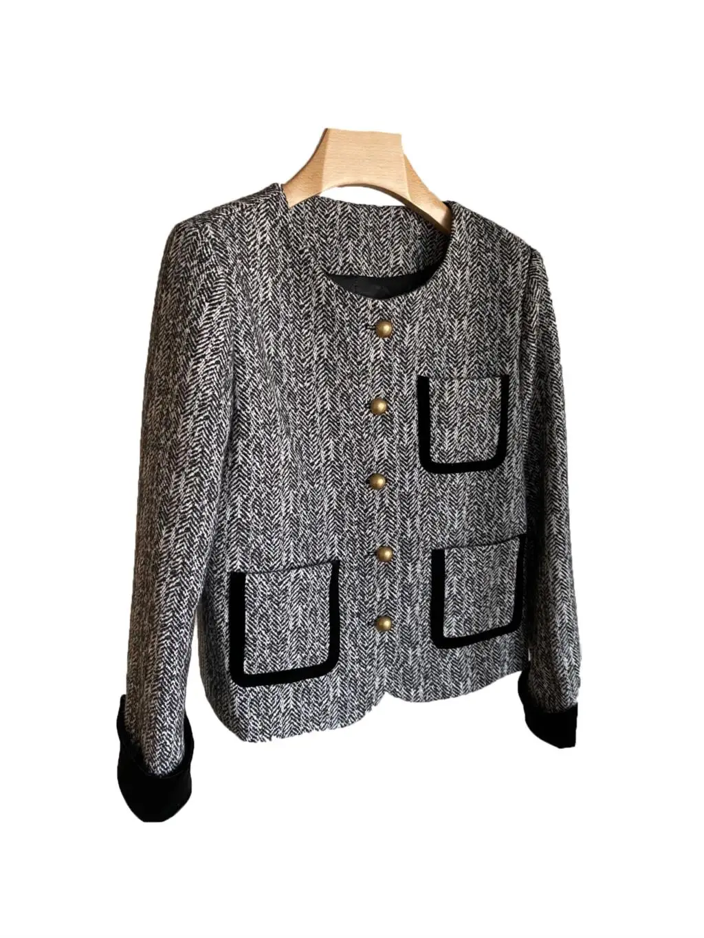 Round neck three pockets jacket fashionable temperament comfortable and versatile 2024 fall and winter new 1130
Round neck three pockets jacket fashionable temperament comfortable and versatile 2024 fall and winter new 1130