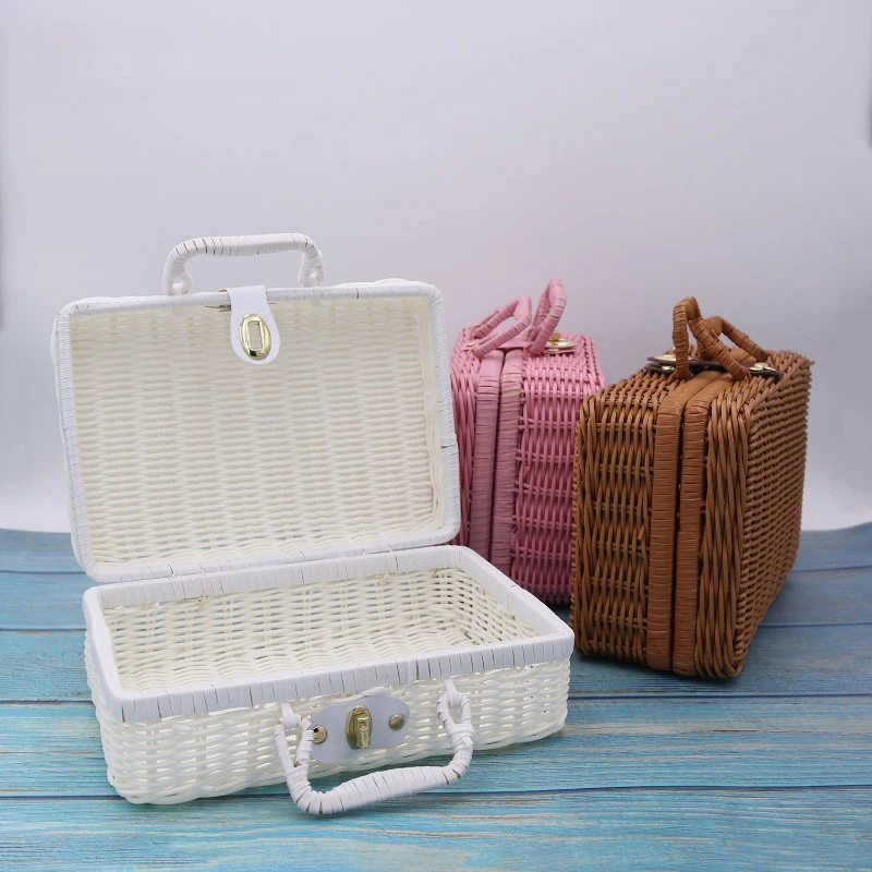 

Retro PP Rattan Baskets Picnic Storage Basket Wicker Suitcase with Hand Companion Box Vintage Props Rattan Weaving Suitcase