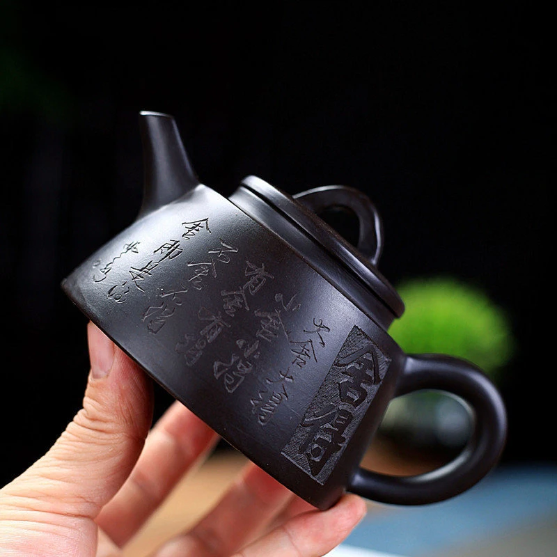 Yixing Handmade Purple Clay Teapot Raw Ore Black Mud Stone Scoop Pot Authentic Zisha Tea Set Filter Beauty Tea Infuser 210ml
Yixing Handmade Purple Clay Teapot Raw Ore Black Mud Stone Scoop Pot Authentic Zisha Tea Set Filter Beauty Tea Infuser 210ml