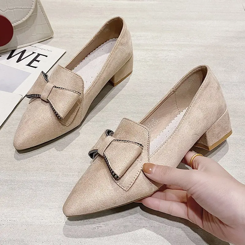 Туфли-лодочки женские на высоком каблуке, с бантом и острым носком 
Туфли-лодочки женские на высоком каблуке, с бантом и острым носком