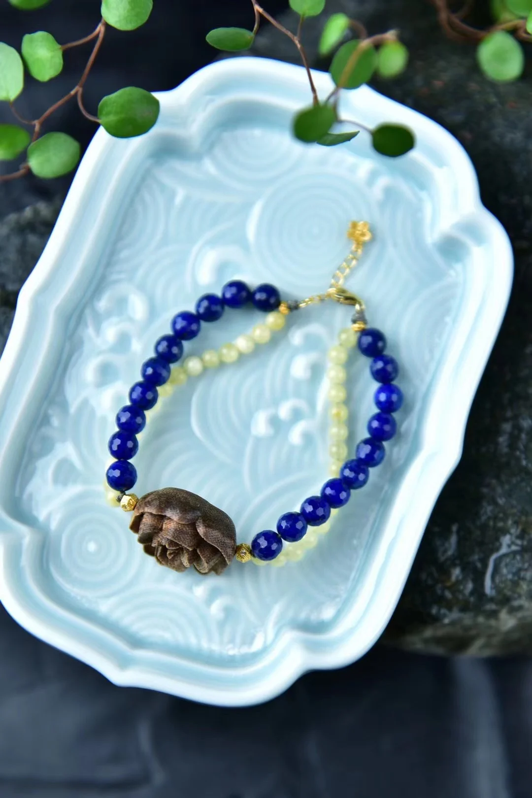 Браслет из 0,6 ляпис-лазурита и 0,4 пчелиного воска, шахматы, наньская агара, резной розовый, голубой браслет с лазуритом, уникальное элегантное очарование
Браслет из 0,6 ляпис-лазурита и 0,4 пчелиного воска, шахматы, наньская агара, резной розовый, голубой браслет с лазуритом, уникальное элегантное очарование