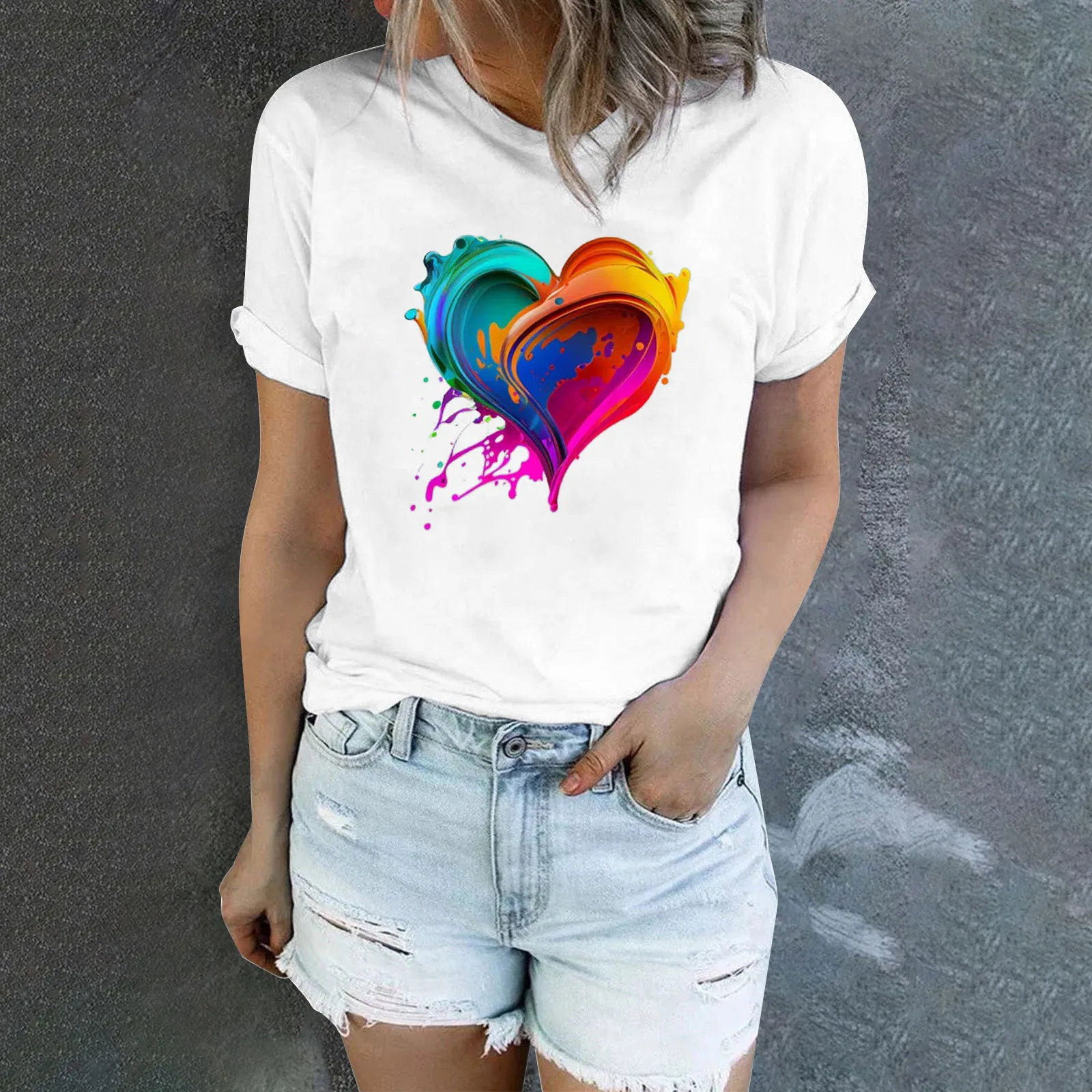 Женская футболка с коротким рукавом, V-образным вырезом и графическим принтом 
Женская футболка с коротким рукавом, V-образным вырезом и графическим принтом