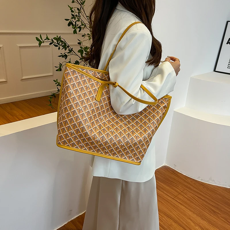 2024 Tote Bag Big Shoulder Bags A+++ Leather Tote Bag Large Capacity Women Handbags Ladies Shopping Handbag Designer Handle Bags
2024 Tote Bag Big Shoulder Bags A+++ Leather Tote Bag Large Capacity Women Handbags Ladies Shopping Handbag Designer Handle Bags