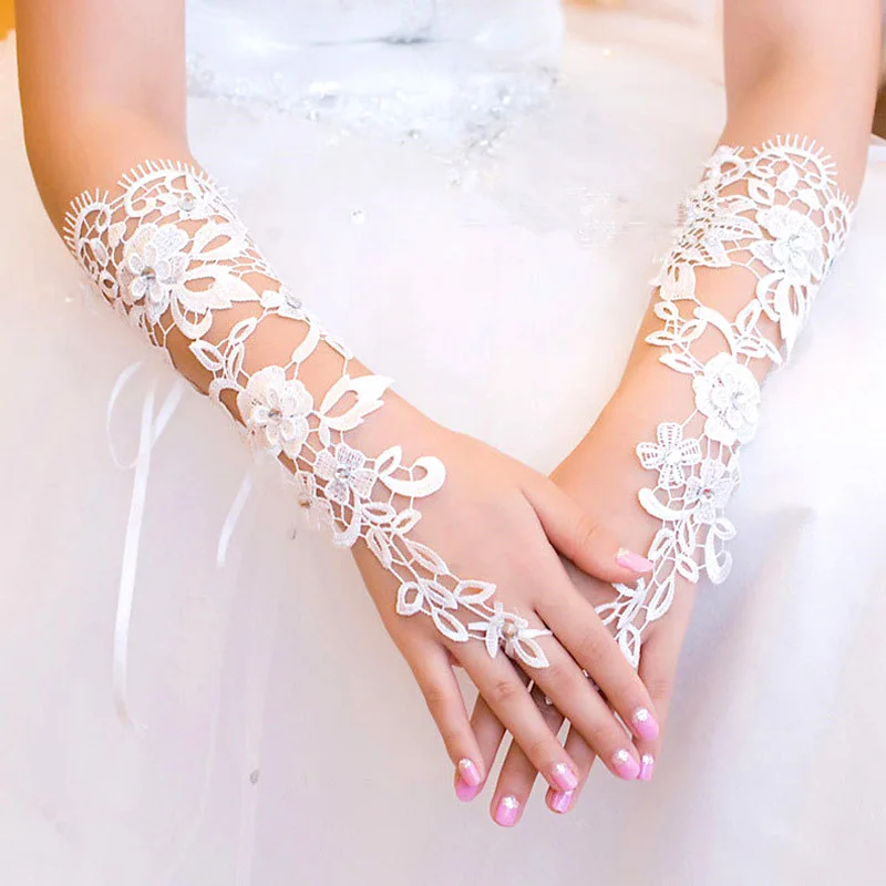 

1 пара коротких свадебных перчаток без пальцев, свадебные кружевные перчатки, украшенные стразами, белые кружевные перчатки для свадебной вечеринки, аксессуары
