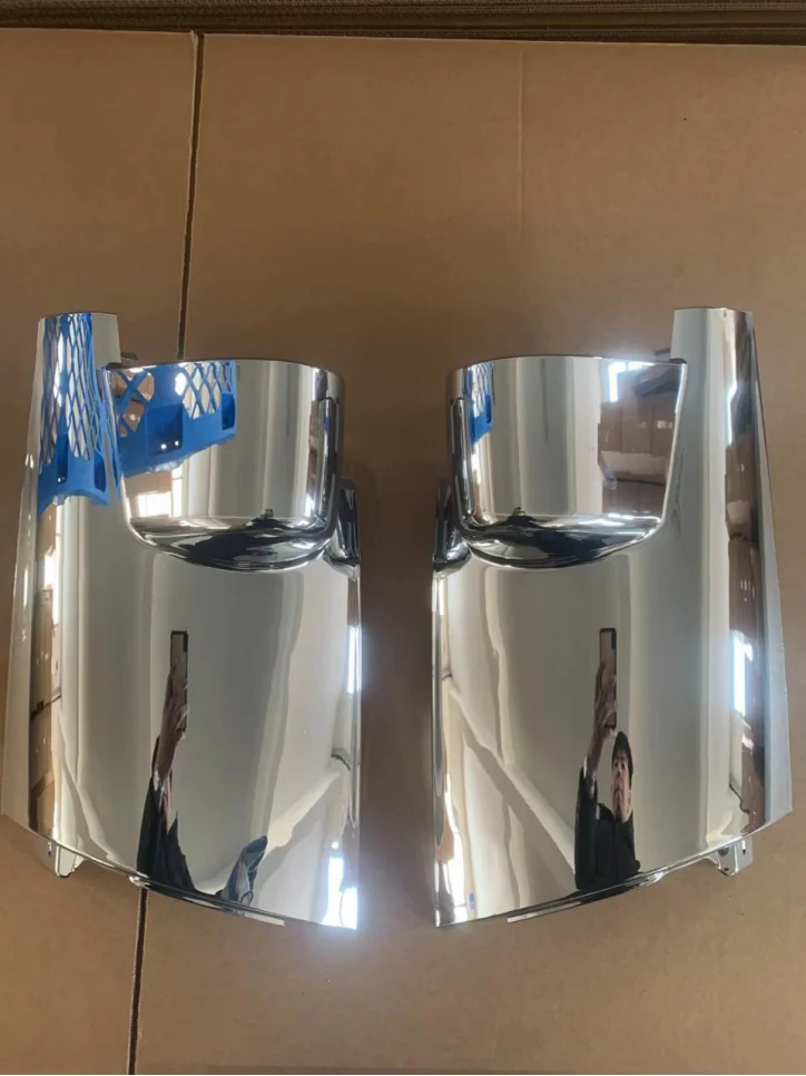 

CHROME PLATED CAB SIDE TRIM PANEL FOR ISUZU ELF TRUCK