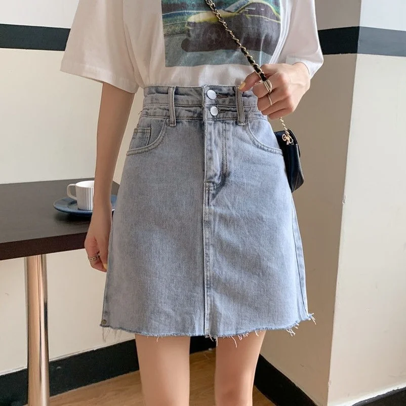 Summer Frayed Edge Cool Simple Mini Jean Skirts Women Button Denim Bodycon A-Line High Waist Sexy Club Y2k Slim Fit Mokijins
Summer Frayed Edge Cool Simple Mini Jean Skirts Women Button Denim Bodycon A-Line High Waist Sexy Club Y2k Slim Fit Mokijins
