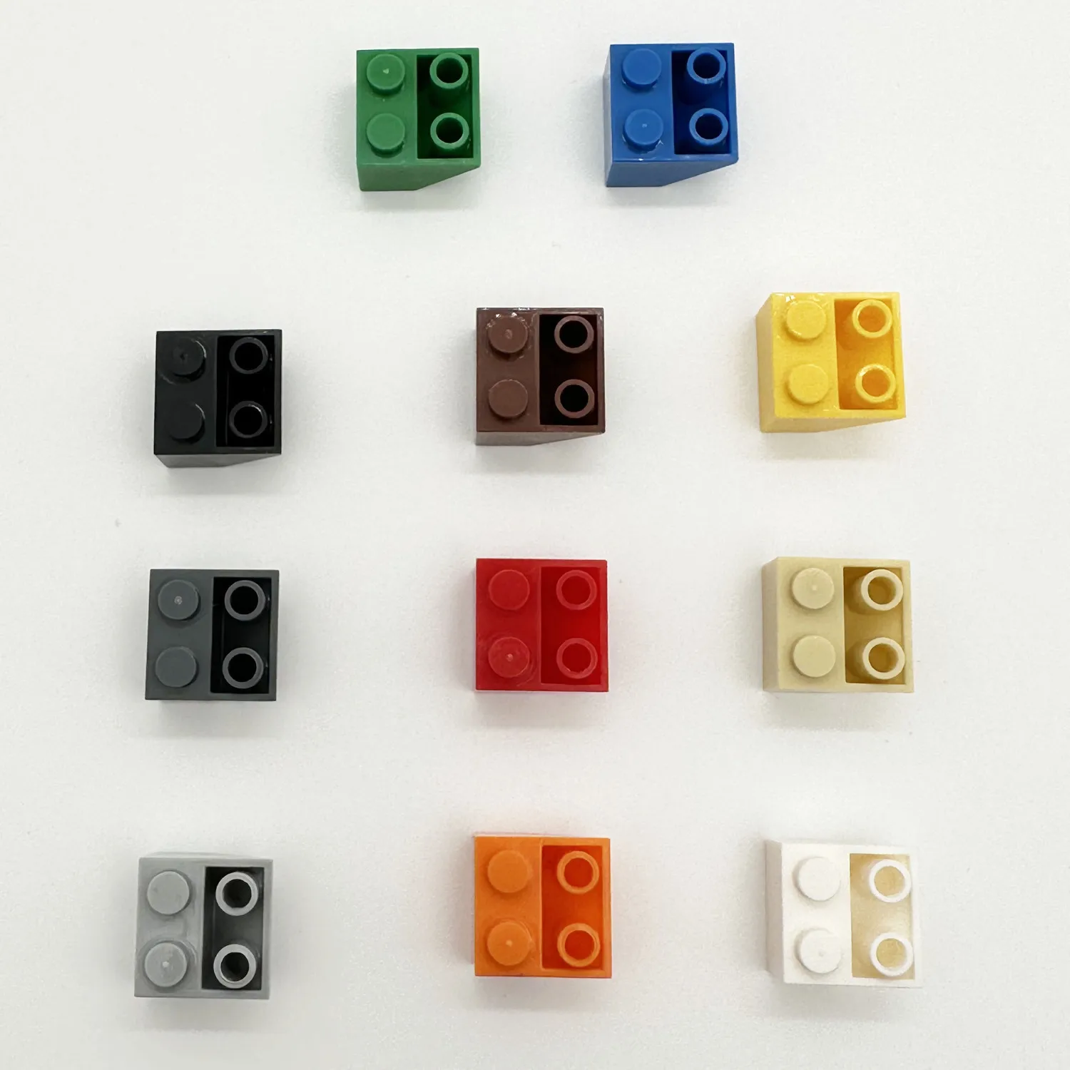 80Pcs Accessories Thick Brick 3660 Roof Tile 2x2 45° Roof Inverted Slope House Face Building Blocks Educational Assemble Kid Toy
80Pcs Accessories Thick Brick 3660 Roof Tile 2x2 45° Roof Inverted Slope House Face Building Blocks Educational Assemble Kid Toy