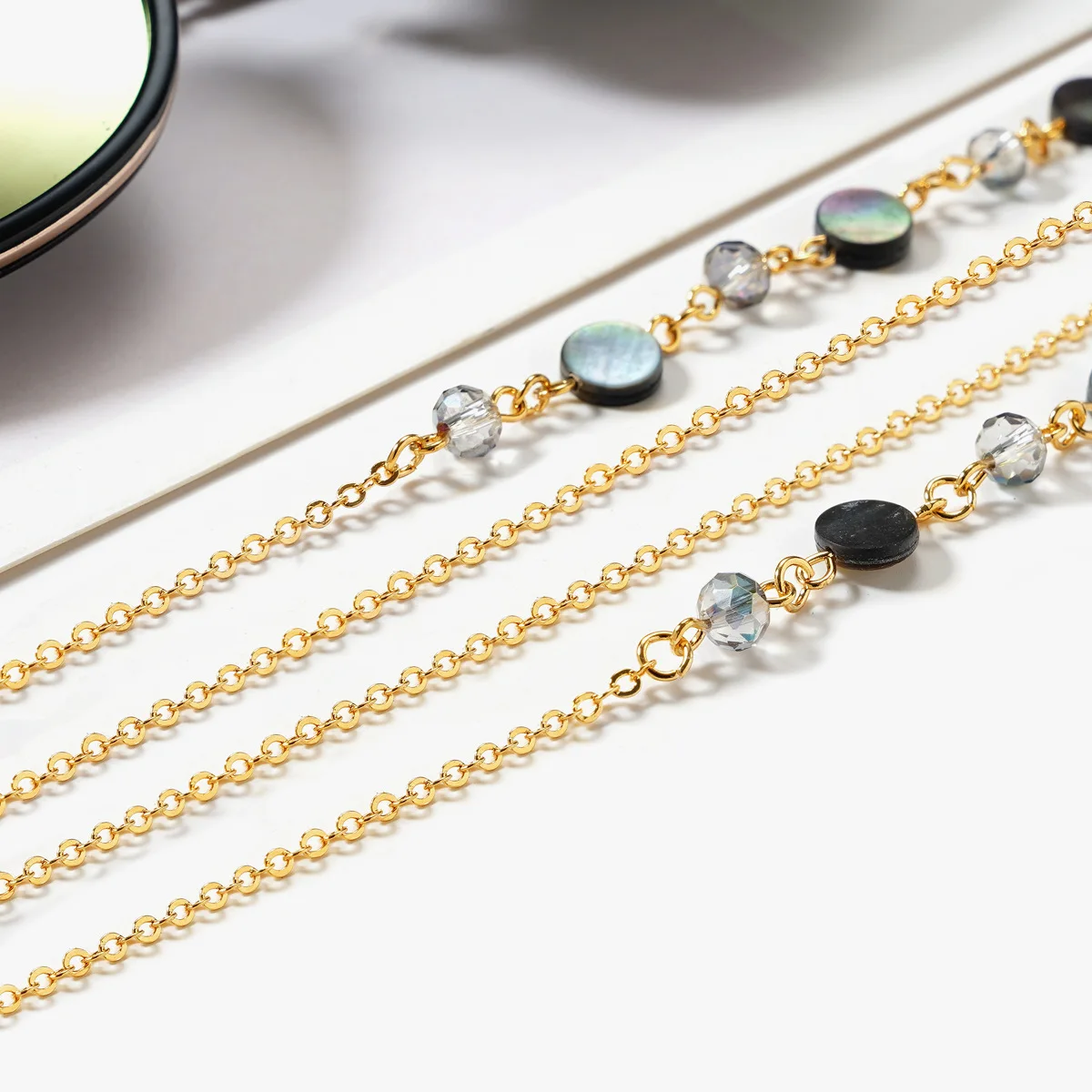Glasses Chain Women's Hanging Neck Anti-Lost Lanyard Shell Crystal Sunglasses Strap
Glasses Chain Women's Hanging Neck Anti-Lost Lanyard Shell Crystal Sunglasses Strap
