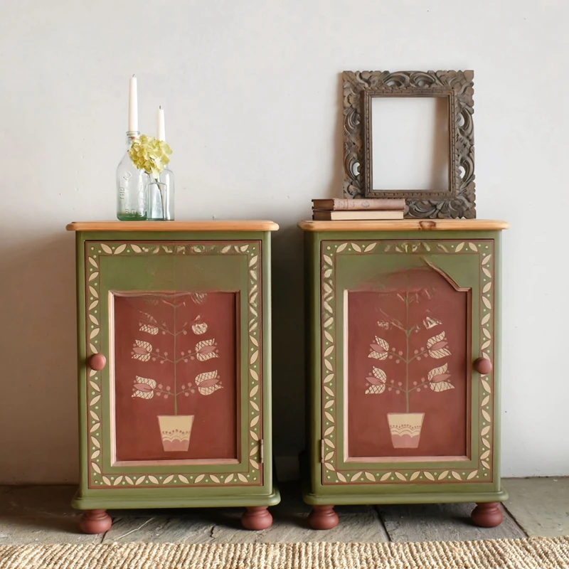 French retro high-end art single door bedside table American country solid wood bedroom bedside cabinet storage locker
French retro high-end art single door bedside table American country solid wood bedroom bedside cabinet storage locker
