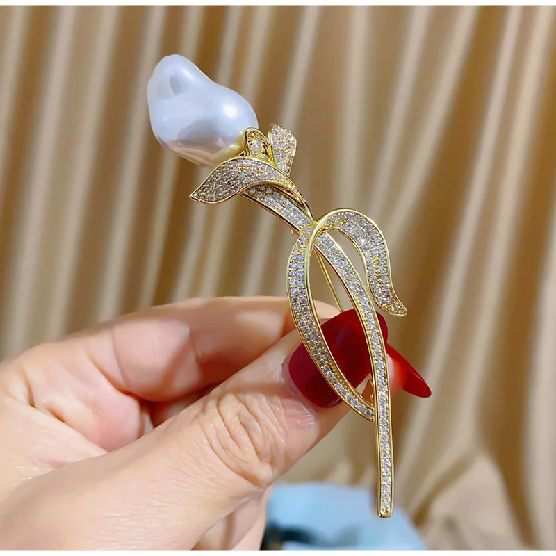 New Fashion Wedding Romantic Rose Flower Brooches Pins for Women Micro Pave Cubic Zirconia Statement Bridal Corsage Accessories
New Fashion Wedding Romantic Rose Flower Brooches Pins for Women Micro Pave Cubic Zirconia Statement Bridal Corsage Accessories