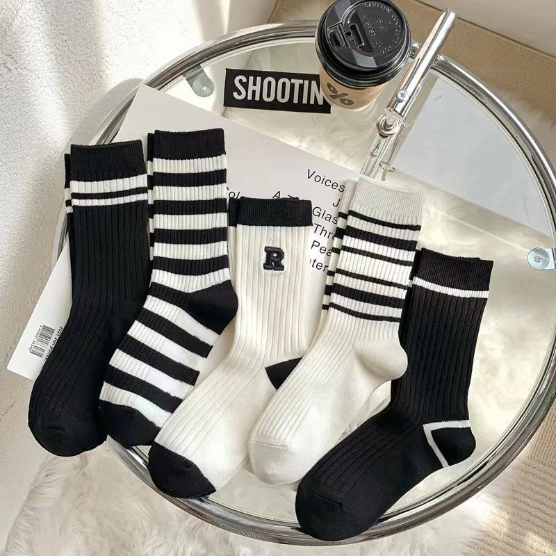 Women Socks Autumn Breathable Middle Tube Sox Casual Black White Striped Pile Socks For Girls Letter Embroidery Cotton Soft
Women Socks Autumn Breathable Middle Tube Sox Casual Black White Striped Pile Socks For Girls Letter Embroidery Cotton Soft