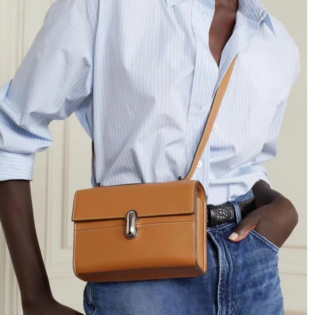 Small French high-end and minimalist top layer cowhide crossbody single shoulder fashionable women's bag
Small French high-end and minimalist top layer cowhide crossbody single shoulder fashionable women's bag