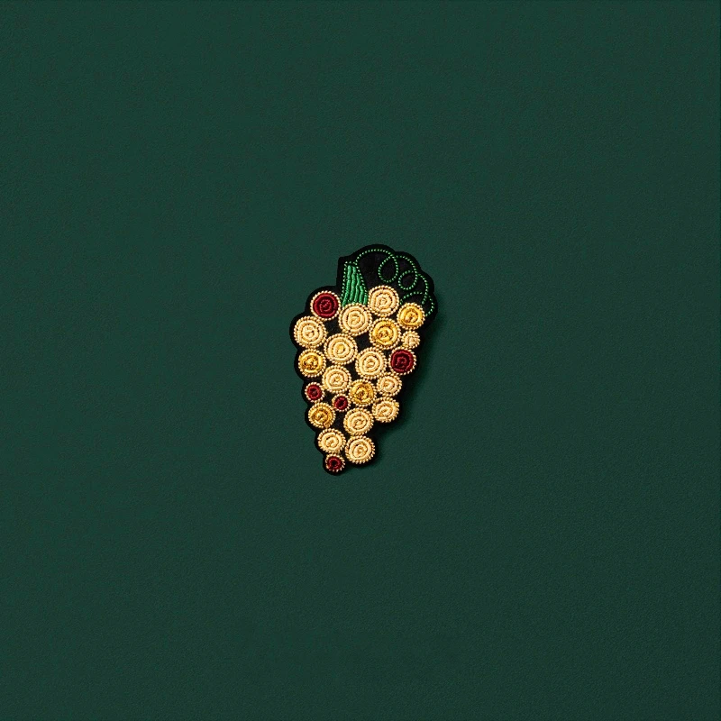 Brooch Indian Silk Metallic Wire Thread Hand Embroidery Grape Patch Cannetille Badge Pin on Garment Bag Hat Decor Boho Jewelry
Brooch Indian Silk Metallic Wire Thread Hand Embroidery Grape Patch Cannetille Badge Pin on Garment Bag Hat Decor Boho Jewelry