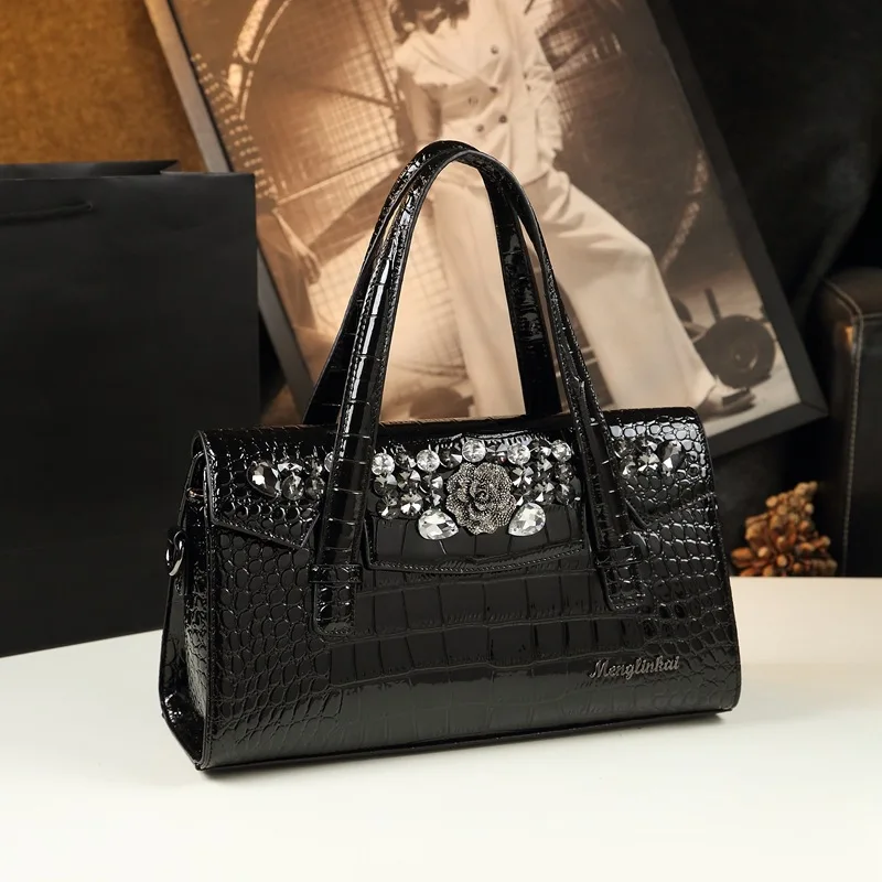 Boston 2024 New Europe Fashion Handheld Shoulder Bag with Crocodile Pattern and Diamond Inlaid Genuine Leather Women's Bag
Boston 2024 New Europe Fashion Handheld Shoulder Bag with Crocodile Pattern and Diamond Inlaid Genuine Leather Women's Bag