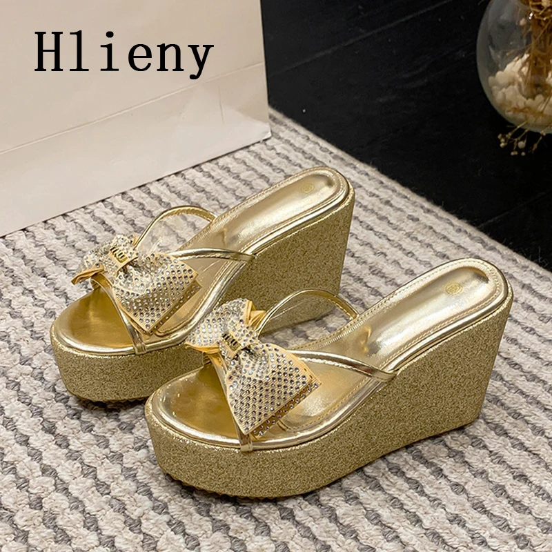 

Hlieny 2024 Fashion New Crystal Bowknot Platform Wedge Slippers Women's High Heels Outdoor Open Toe Beach Casual Sandals Shoe